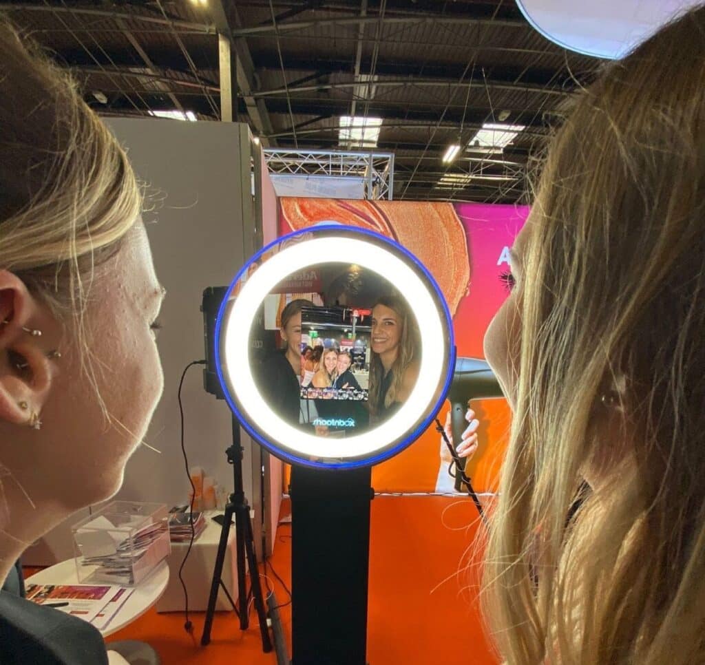 photobooth ring shootnbox salon professionnel coiffure 2023 ring light miroir face femme selfie photo