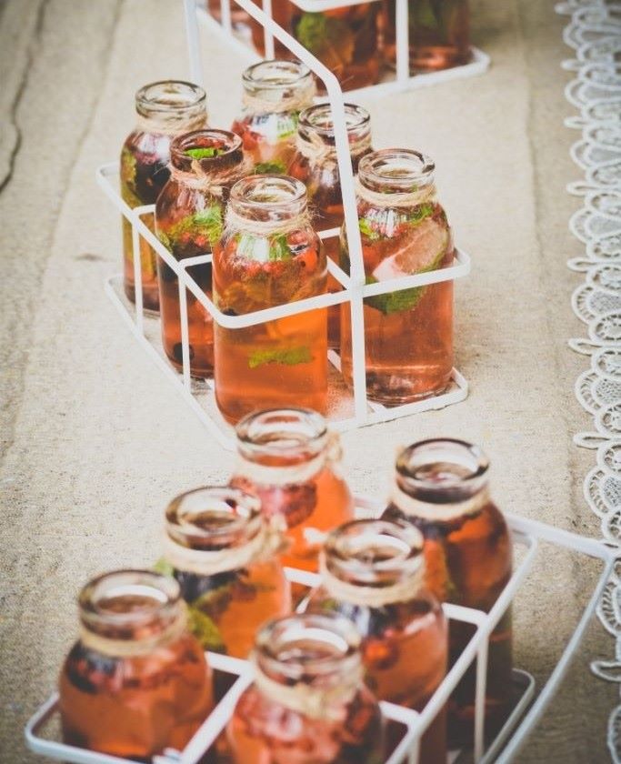 mocktails bouteille verre casier de lait menthe boisson rouge mariage champetre