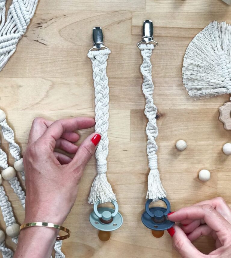 diy macramé attache tétine bibs table do it yourself