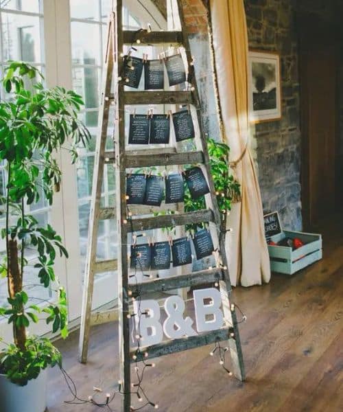 plan de table mariage champêtre échelle rustique en bois carte invités