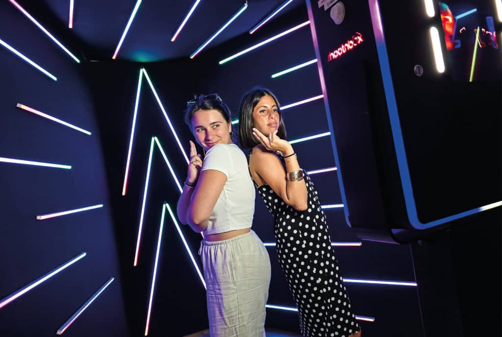 photocall 3d vogue neon led effet wow profondeur laser photobooth shootnbox selfie drôle