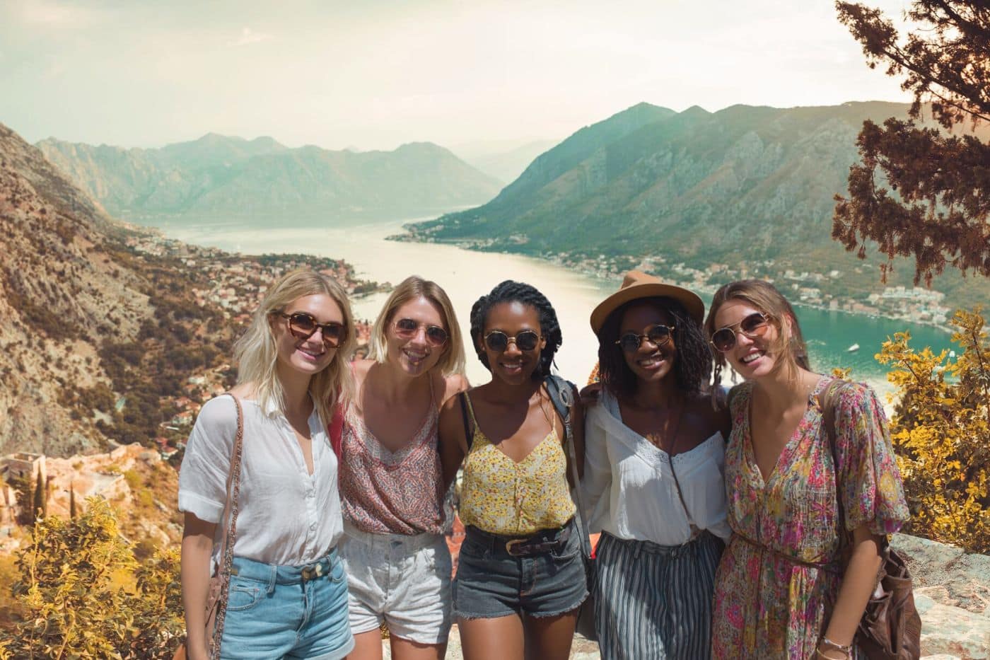 montenegro lac evjf entre femmes enterrement vie de jeune fille carte postale